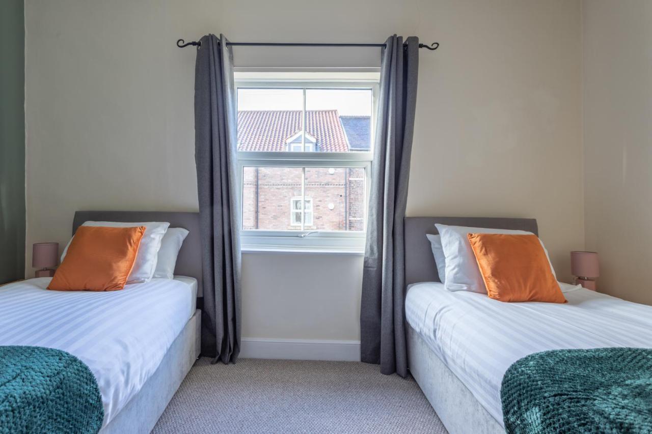 Milton Stays - Cosy 2 Bed House, 15 Min Walk To York City Center, For Up To 6 - With Period Features, Fireplace, Superfast Wi-Fi, Private Garden, Free On Street Parking Extérieur photo