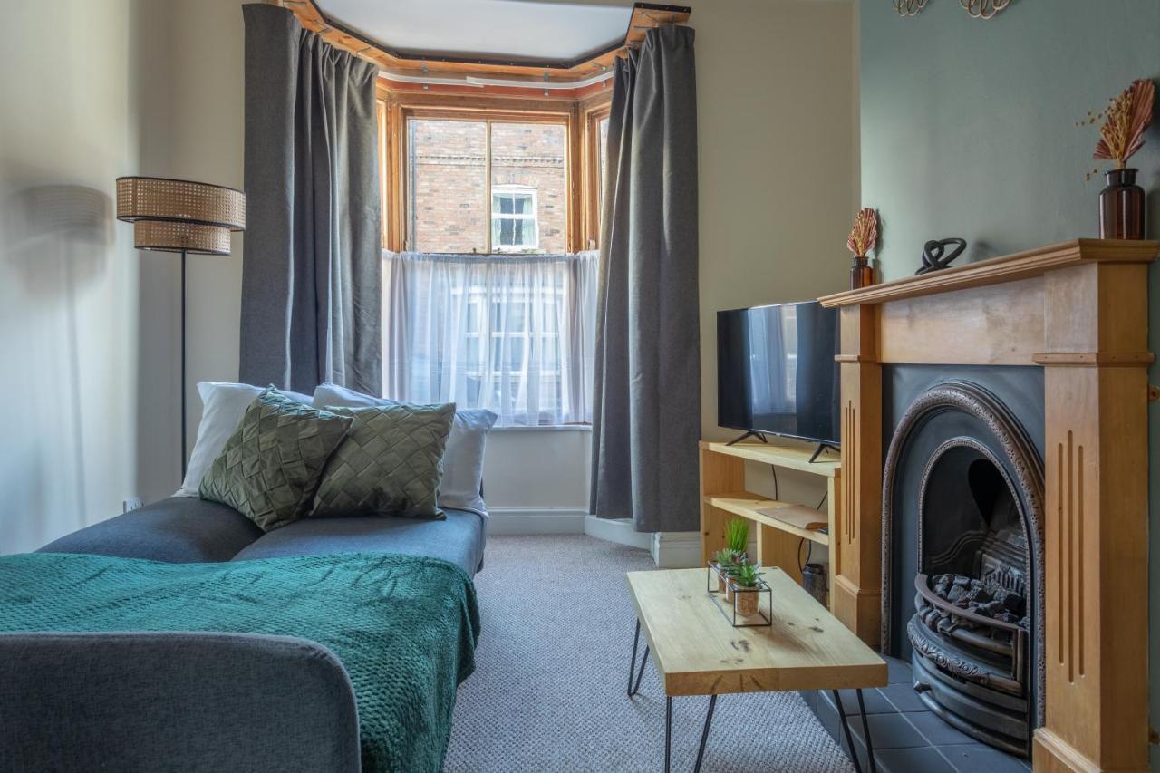 Milton Stays - Cosy 2 Bed House, 15 Min Walk To York City Center, For Up To 6 - With Period Features, Fireplace, Superfast Wi-Fi, Private Garden, Free On Street Parking Extérieur photo