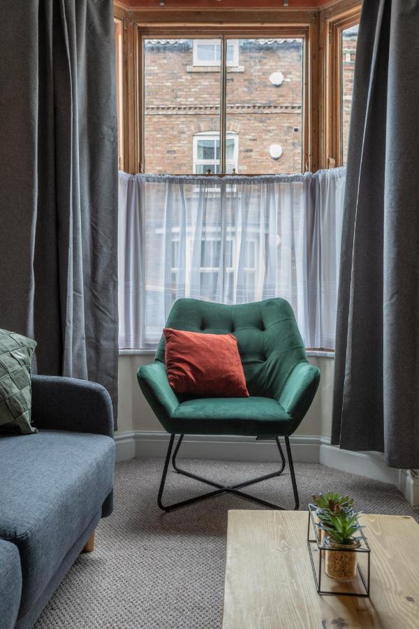 Milton Stays - Cosy 2 Bed House, 15 Min Walk To York City Center, For Up To 6 - With Period Features, Fireplace, Superfast Wi-Fi, Private Garden, Free On Street Parking Extérieur photo